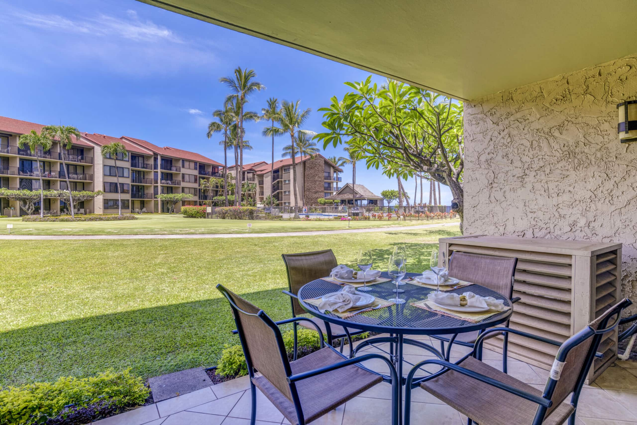 Condo in Lahaina · ★4.3 · 2 bedrooms · 4 beds · 2 baths - Image 5