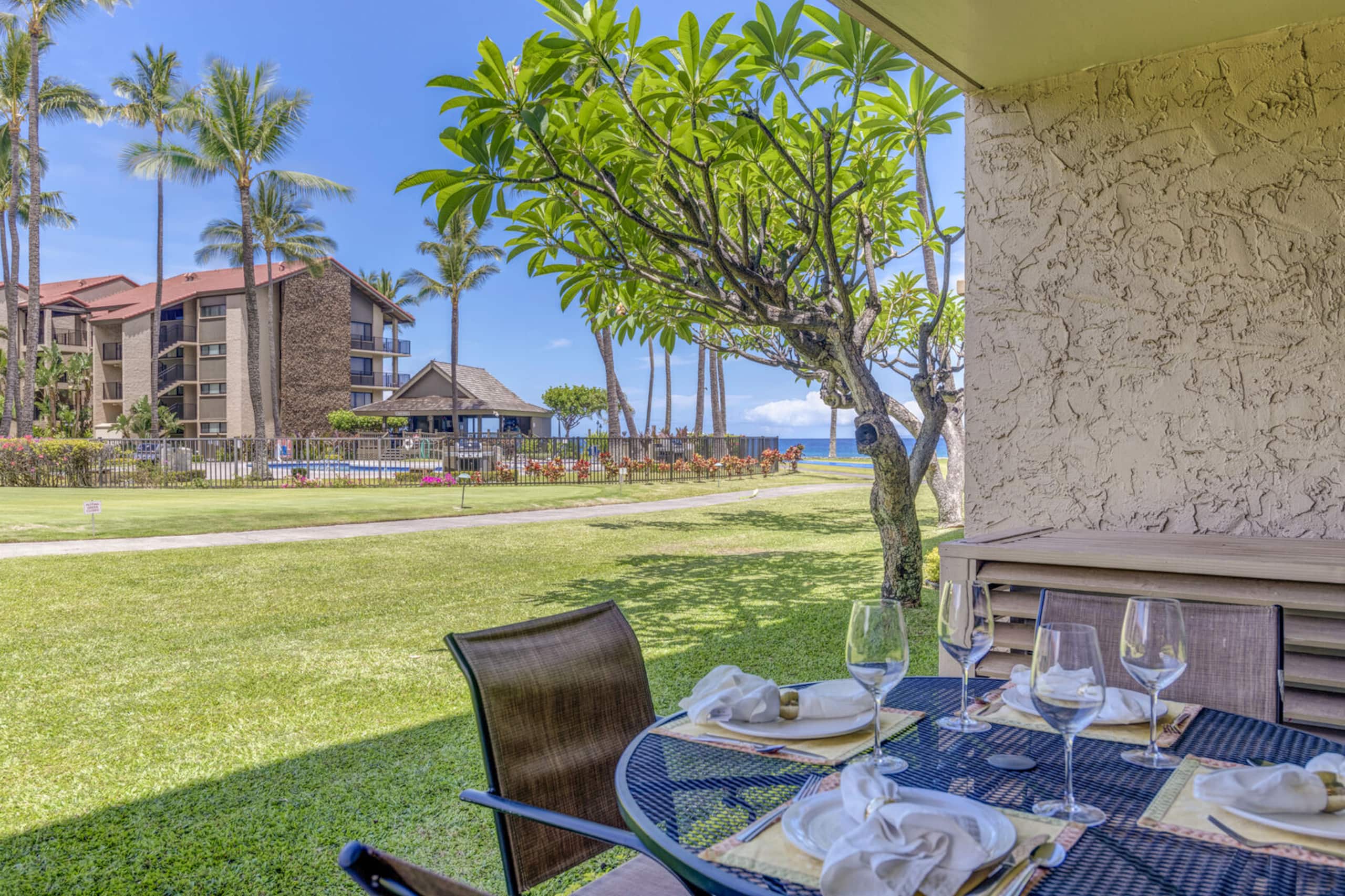Condo in Lahaina · ★4.3 · 2 bedrooms · 4 beds · 2 baths - Image 2