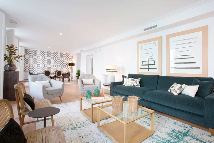 Elegant apartment near Museum Thyssen. Madrazo IV gallery image 4