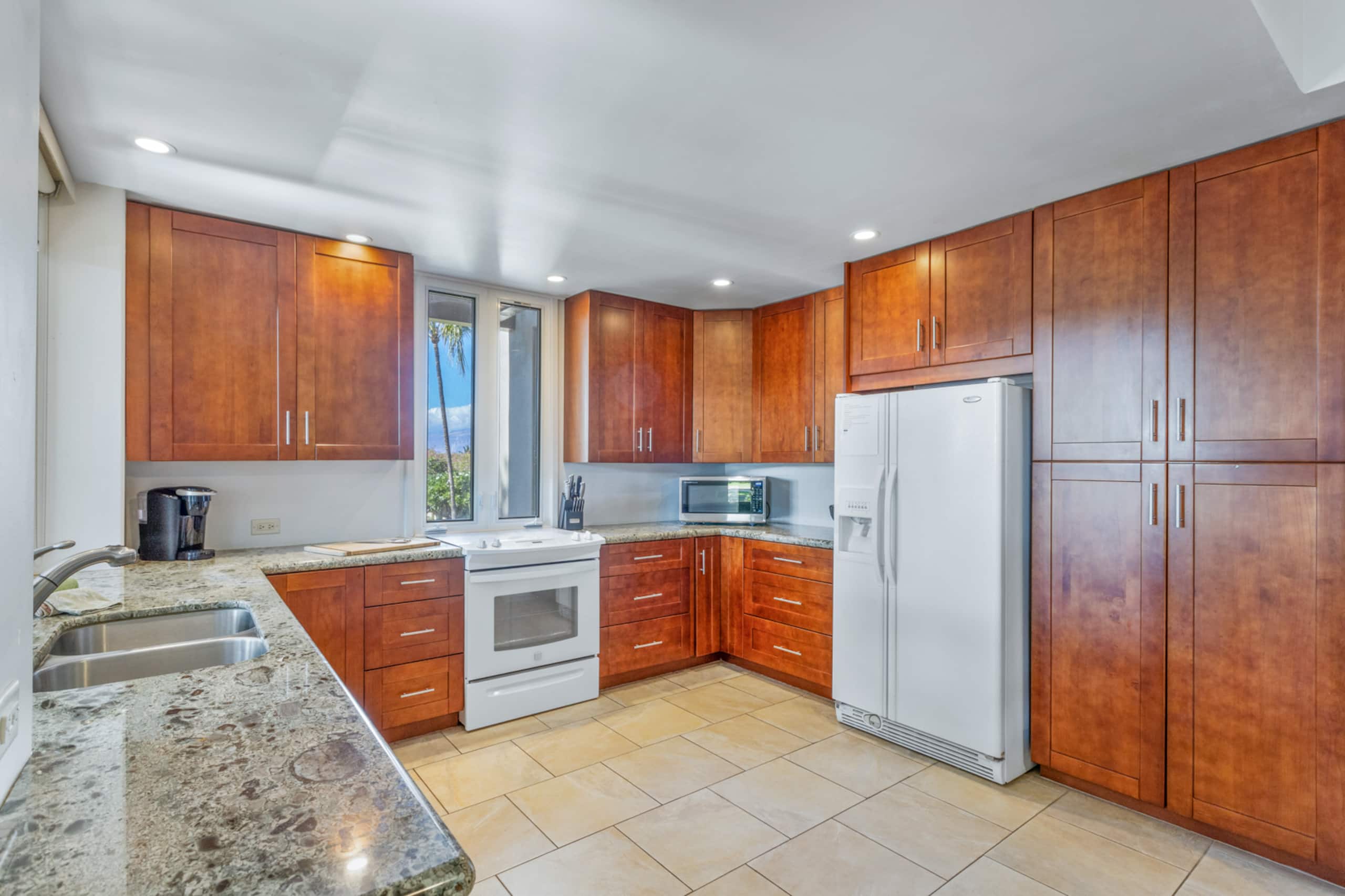 Condo in Kihei · ★4.67 · 2 bedrooms · 4 beds · 2 baths - Image 9