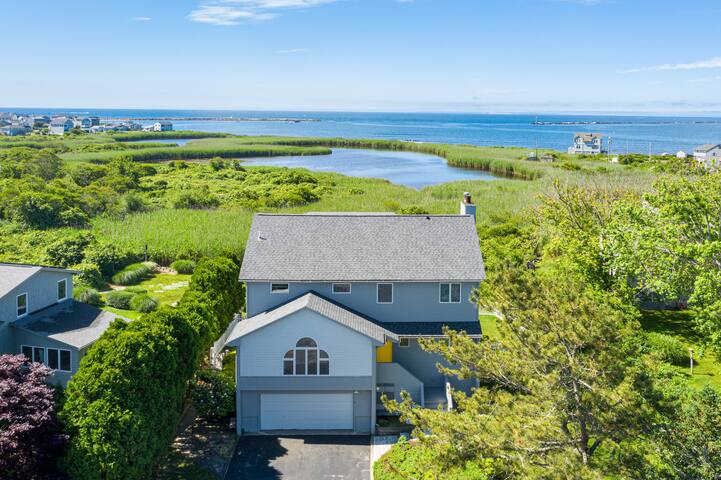 Brilliant Ocean View! Walk to Beach!