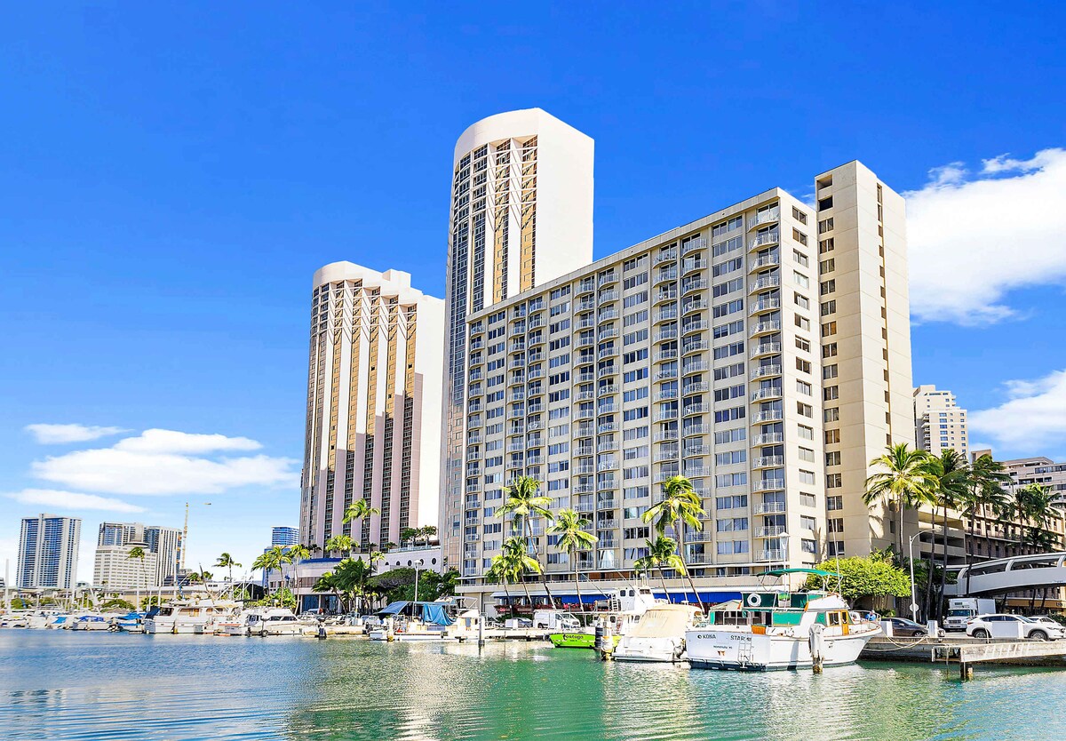 Waikiki Escape – Perfect Location, Near the Beach! - Apartments
