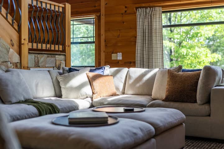 Hot Tub + Sauna + Arcade | Luxury Cabin Near Helen - 조지아