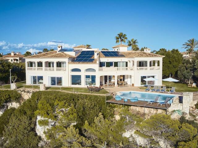 Villa Luna Suites gallery image 2