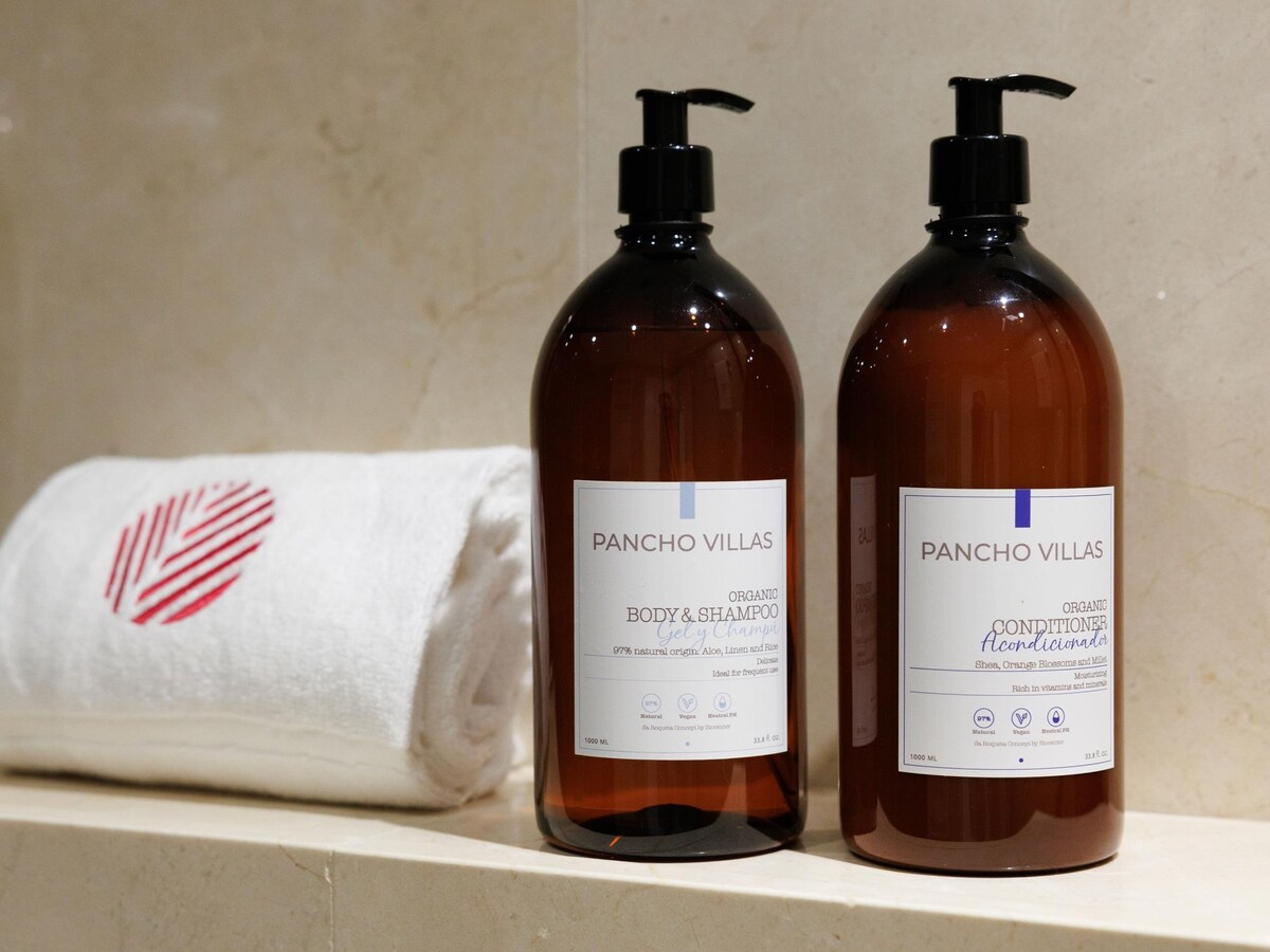 Seafront luxury villa Mallorca | Pool & spa 5