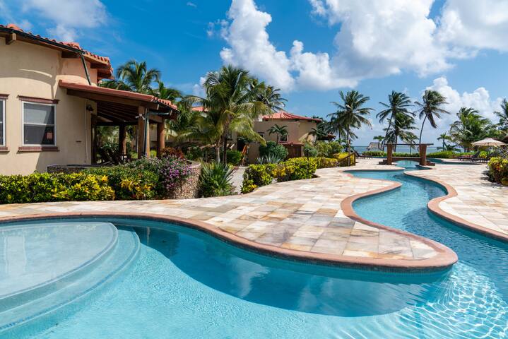 Villa Descanso | Peaceful Beach Front 3BR Seascape gallery image 5