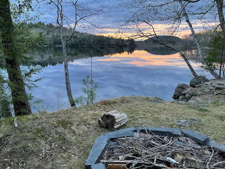 Lake Front-Spa Tub-Fire Pit-Full Kitchen-Canoe