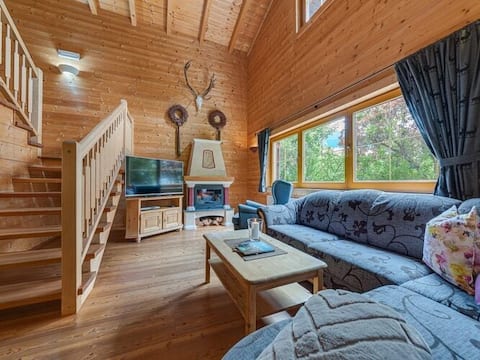 Popular Airbnb listing: Chalet in Fügen near Spieljochbahn in Fügen