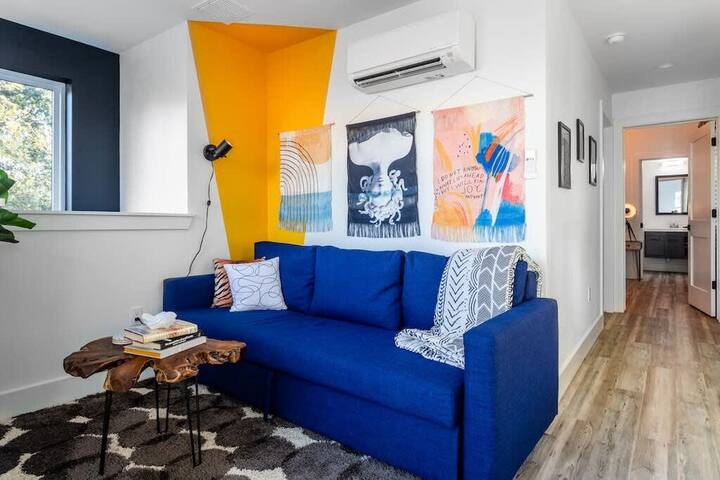 Two-Home 3rd St – Estate 6th Street – 4 min walk gallery image 3