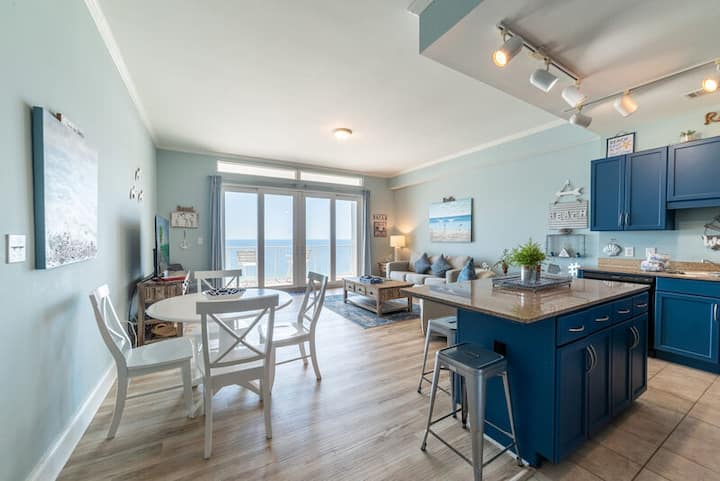 High Tide Laketown Wharf 2117-oceanview Penthouse-great Vibes-renovated-1bd/1ba/sleeps 4 - Panama City Beach, FL