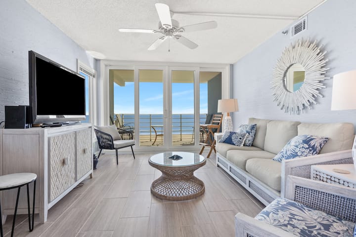 Chic Oceanfront Condo-stunning Renovations & Decor - Little River, SC