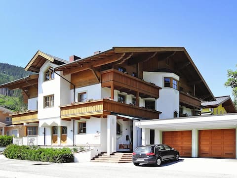 Apartment in Filzmoos with garden