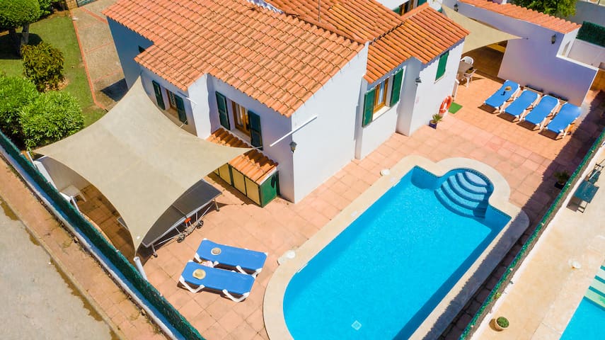 Oliver, Villa with pool and air conditioning!