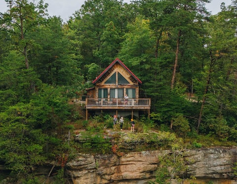 Cozy Cabin on 50 Private Acres w/ Valley View, RRG