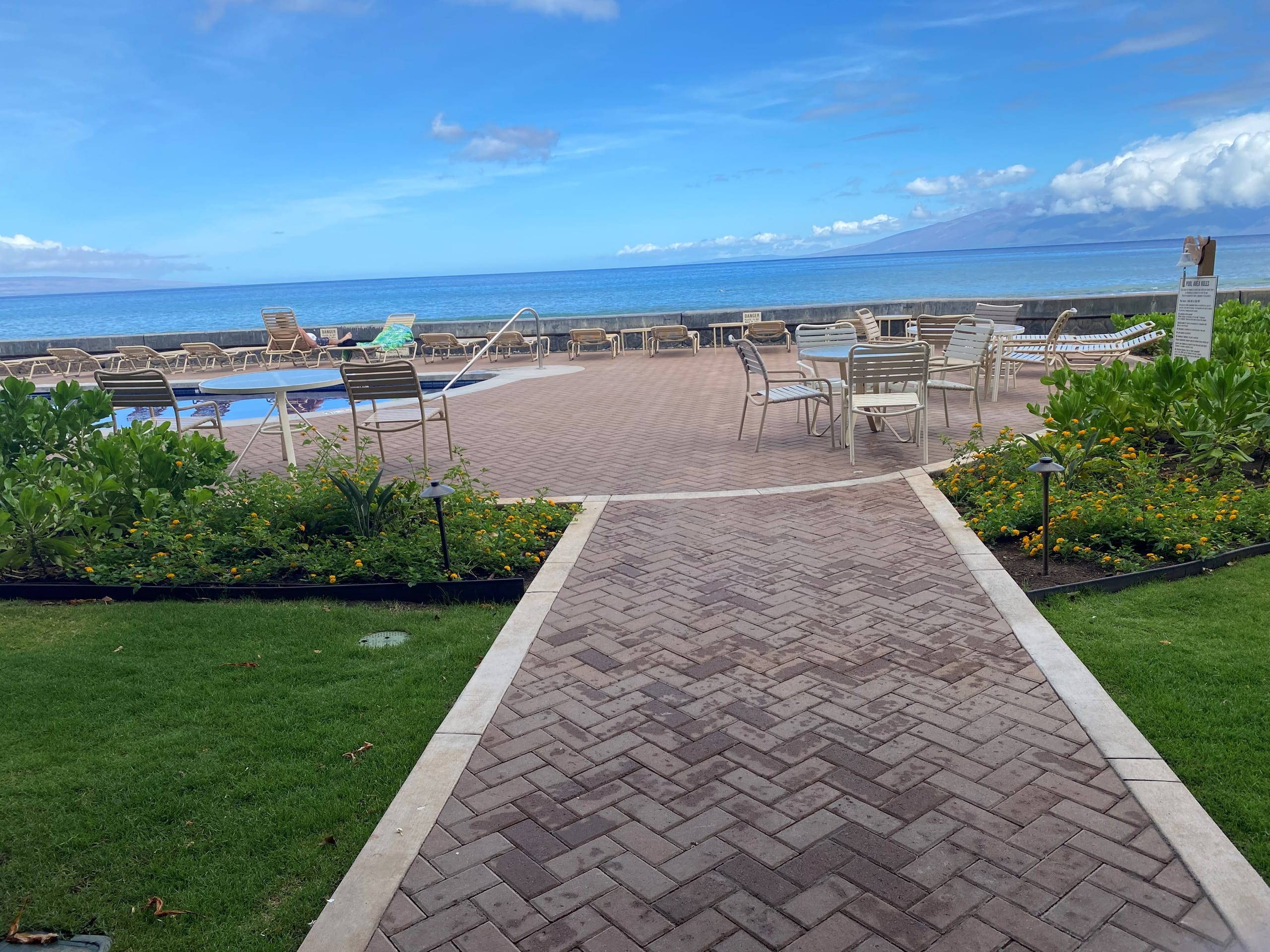 Condo in Lahaina · ★4.86 · 2 bedrooms · 3 beds · 2 baths - Image 32
