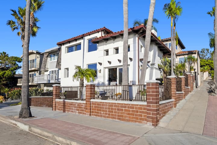 Spanish Palms | 3BR Home Steps to Windansea Beach