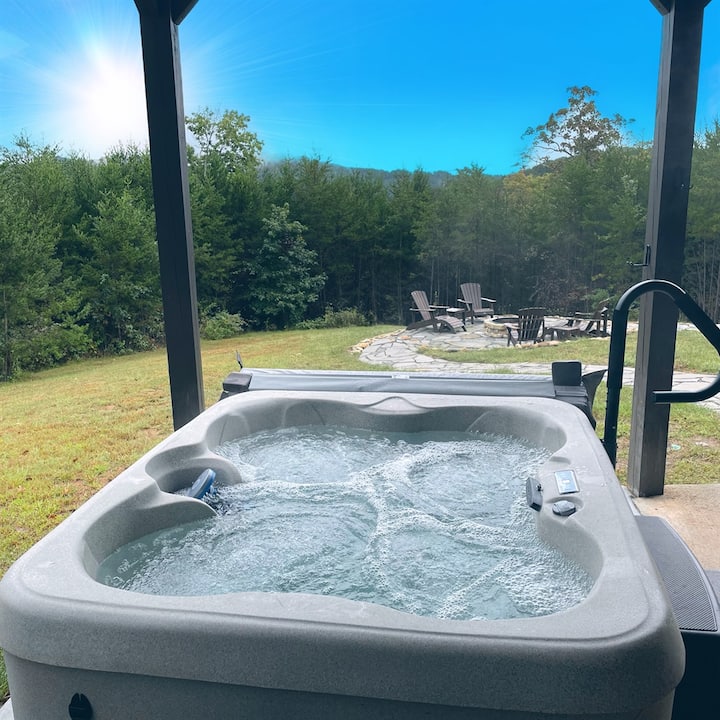 Whitewater Rafting, Hiking, Breweries & S’mores! Cabins for Rent in Turtletown, Tennessee