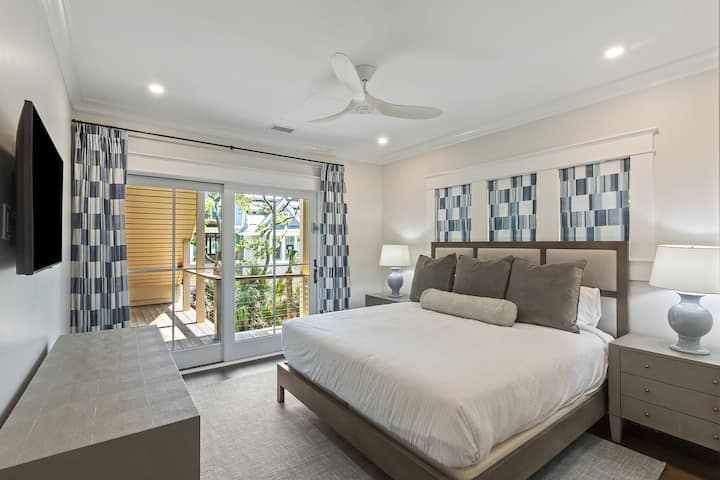 Bedroom 1 - King - TV - Private Bathroom - Deck Access - First Floor