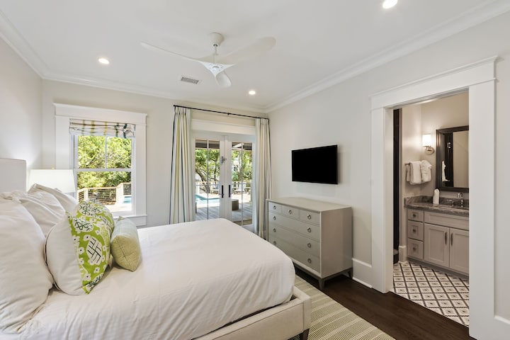 Bedroom 2 - Queen - TV - Private Bathroom - Deck Access - First Floor
