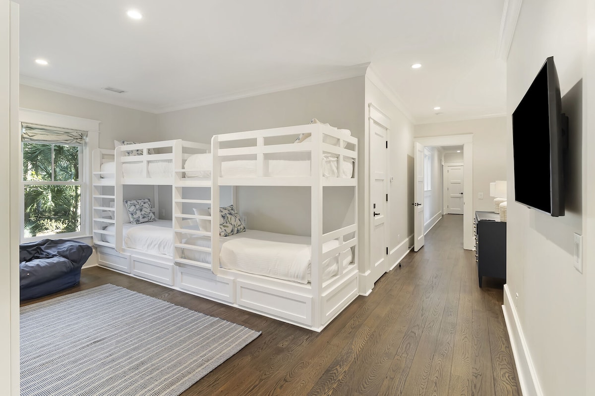 Спална соба 4 - двокреветна соба на спрат - приватна бања