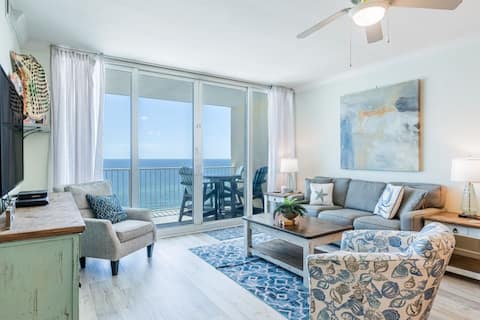Beachfront Condo with Pool & Sauna | Sleeps 8