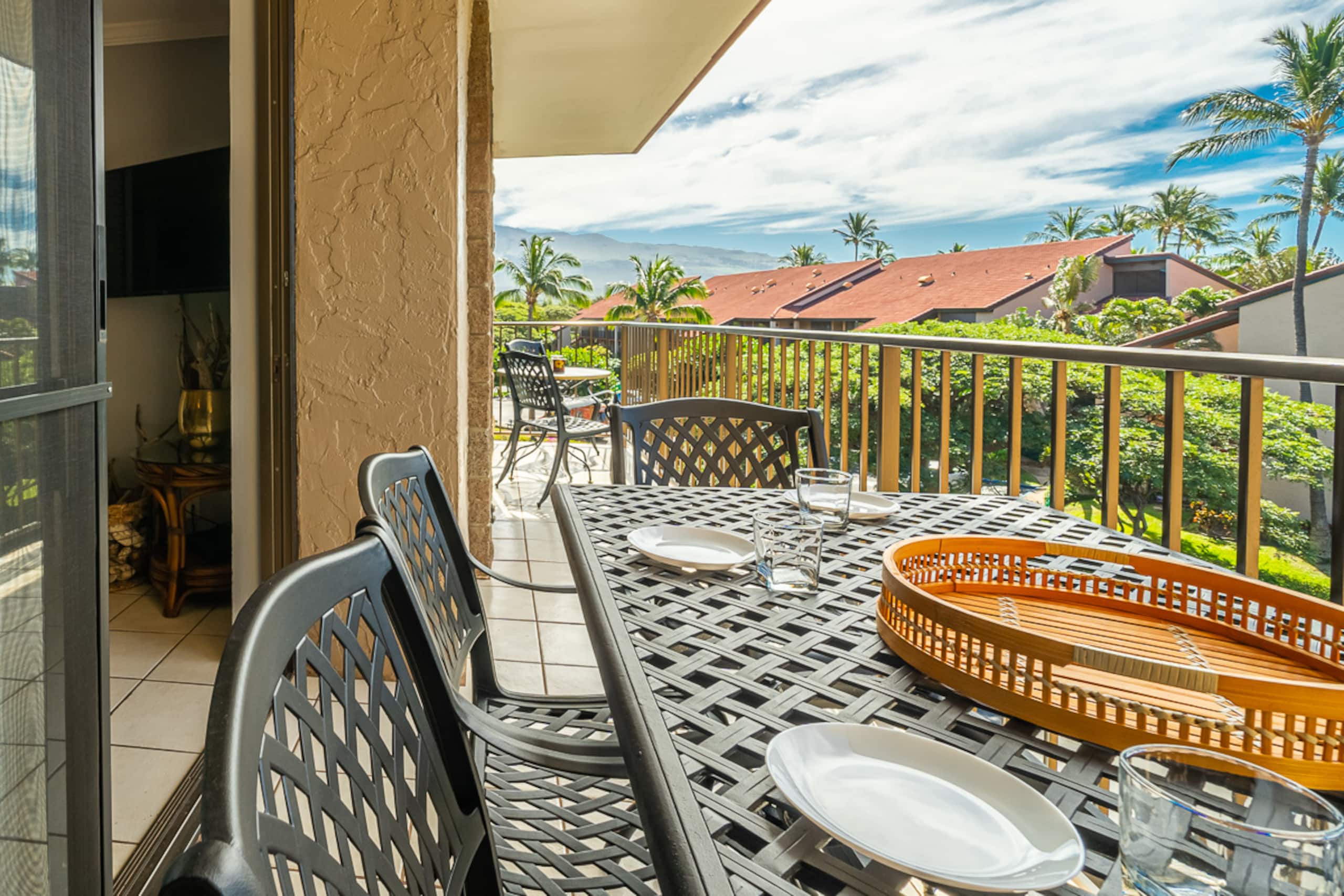 Condo in Kihei · ★4.75 · 2 bedrooms · 3 beds · 2 shared baths - Image 2