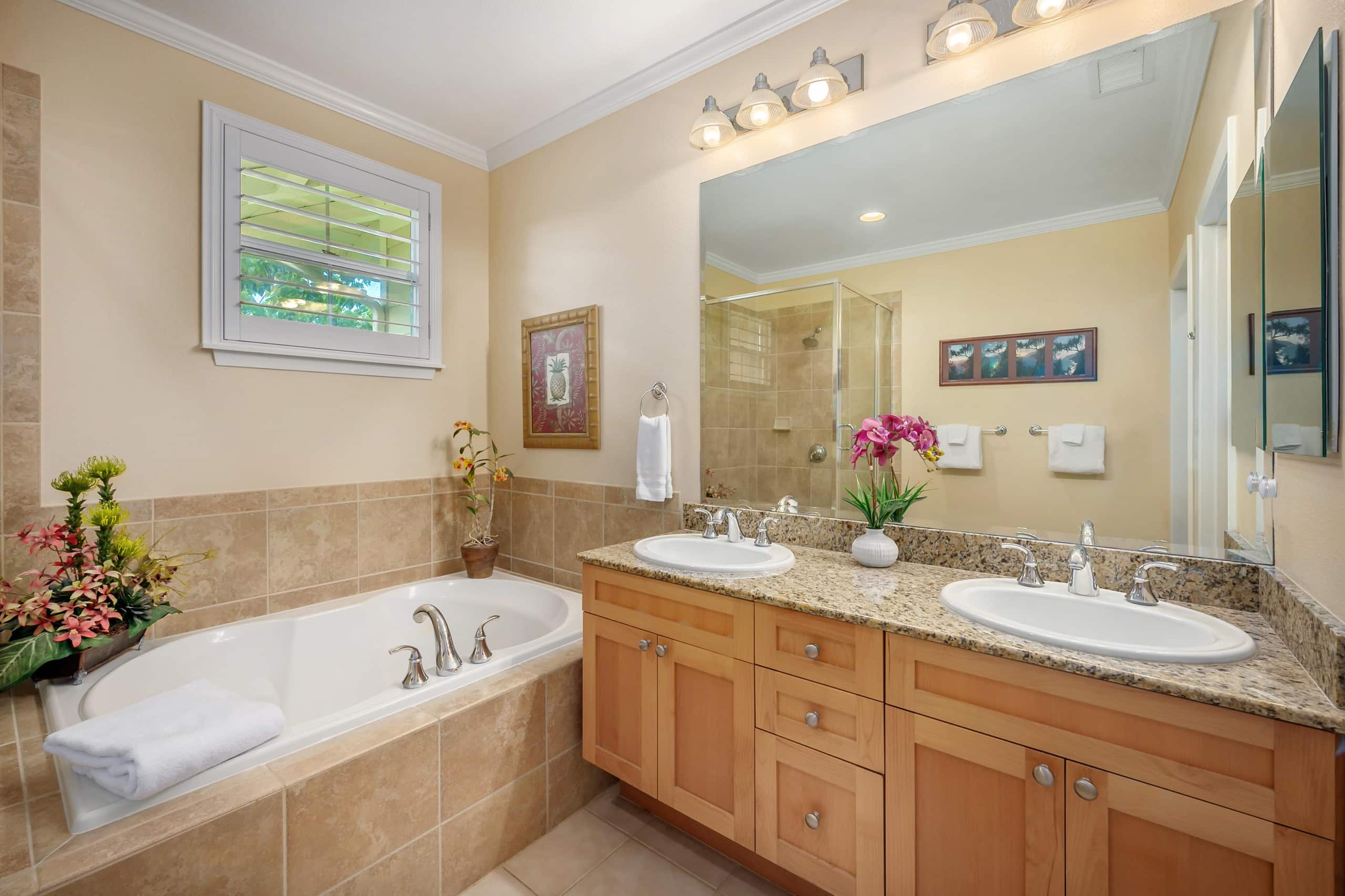 Condo in Princeville · ★4.89 · 3 bedrooms · 3 beds · 3 baths - Image 10