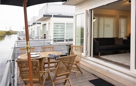 2 bedroom cozy ship in Aalsmeer