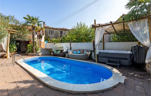 Amazing home in Polje