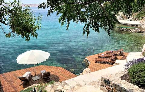 Beach front home in Lukovo Sugarje