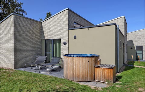 Top performing Airbnb: Beach front home in Lembruch/Dümmer See in Lembruch