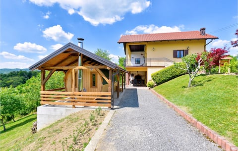 Top Airbnb: Stunning home in Adamovec with sauna in Sesvete