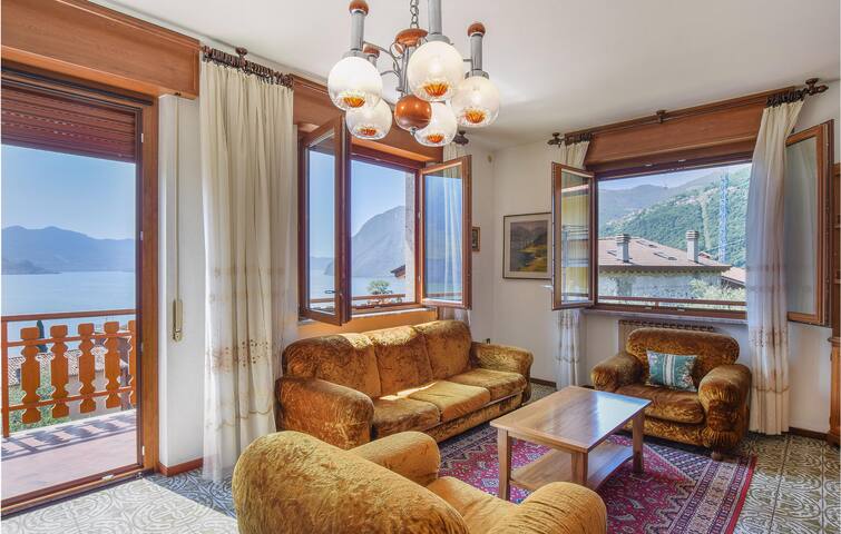 Lovely apartment in Riva di Solto gallery image 2