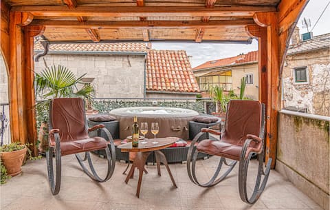 Top performing Airbnb: Pet friendly apartment in Kastav with WiFi in Mjesni Odbor Kantrida
