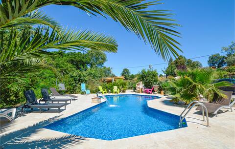 2 bedroom awesome home in Petreto Bicchisano