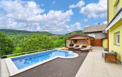 Successful Airbnb property: Gorgeous home in Zagreb in Podsused Vrapče