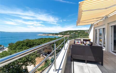 Beautiful apartment in Povile with WiFi