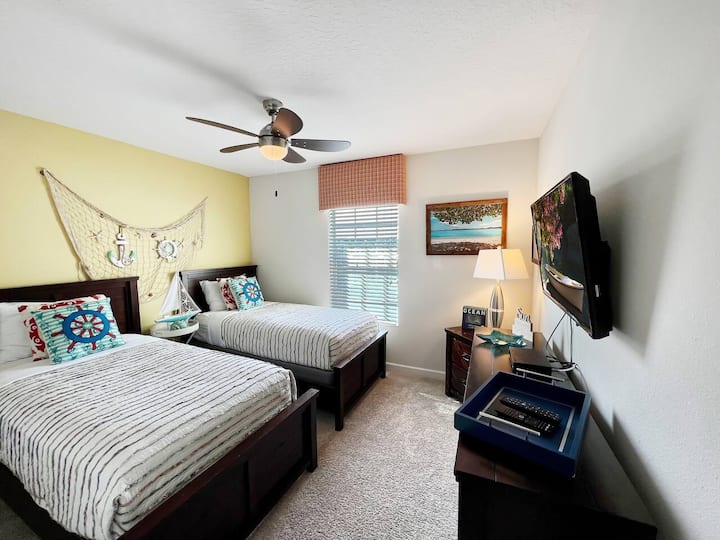 Upstairs twin bedroom,  #6