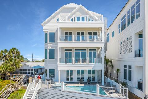 Sea Breeze - Beachfront, Private Pool & Game Room!