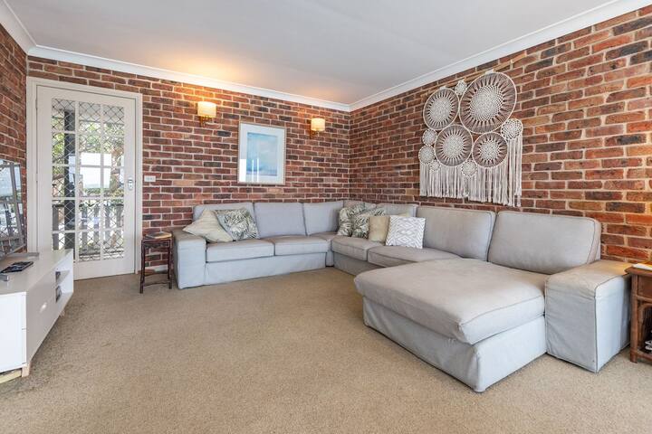 124 Boomerang Drive gallery image 2