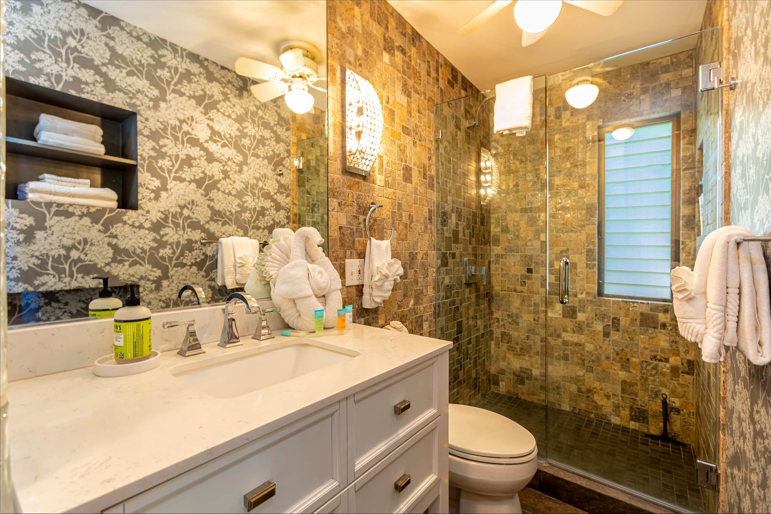 Condo in Kihei · ★4.75 · 1 bedroom · 2 beds · 2 baths - Image 18