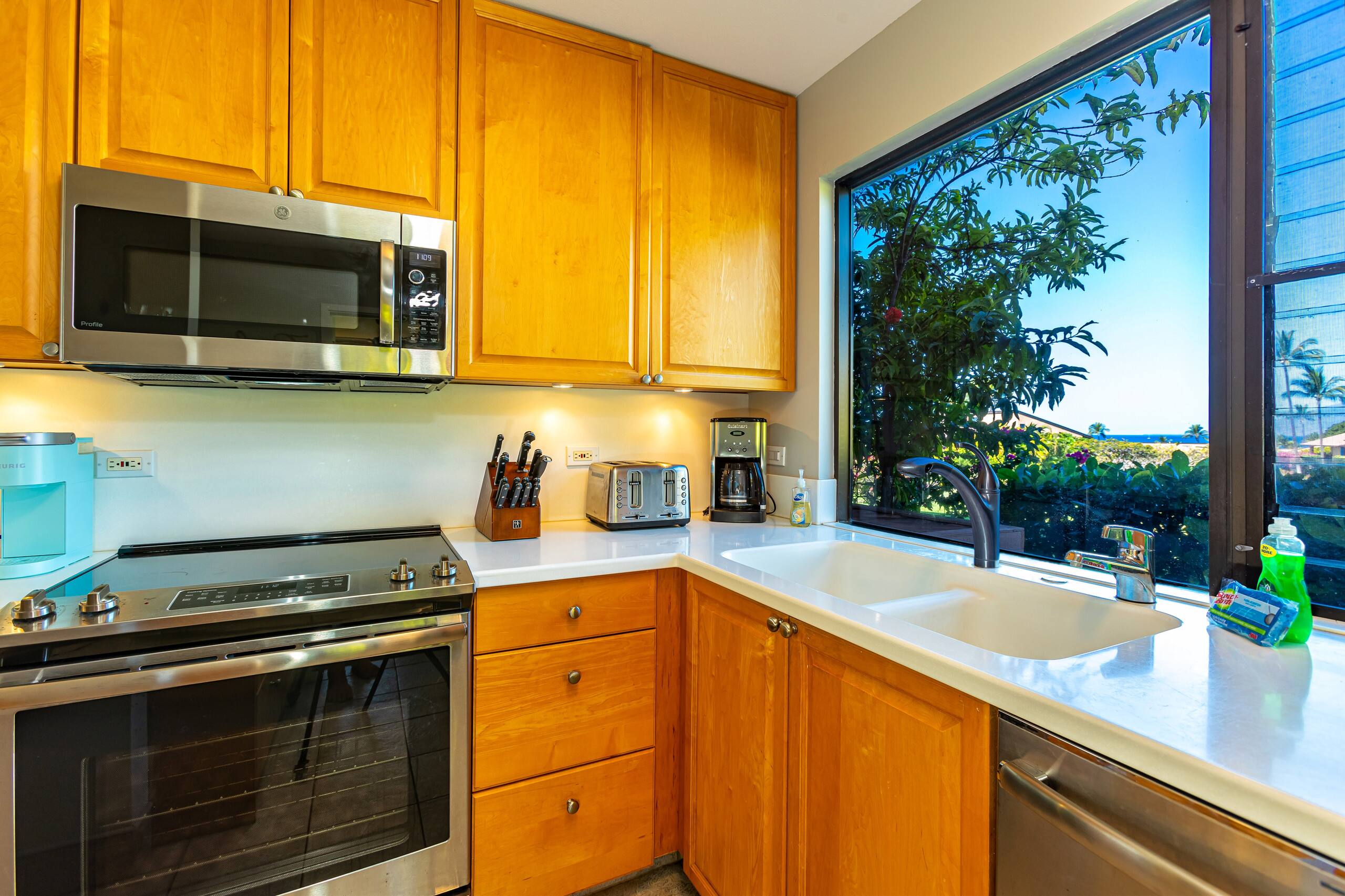 Condo in Kihei · ★4.75 · 1 bedroom · 2 beds · 2 baths - Image 9