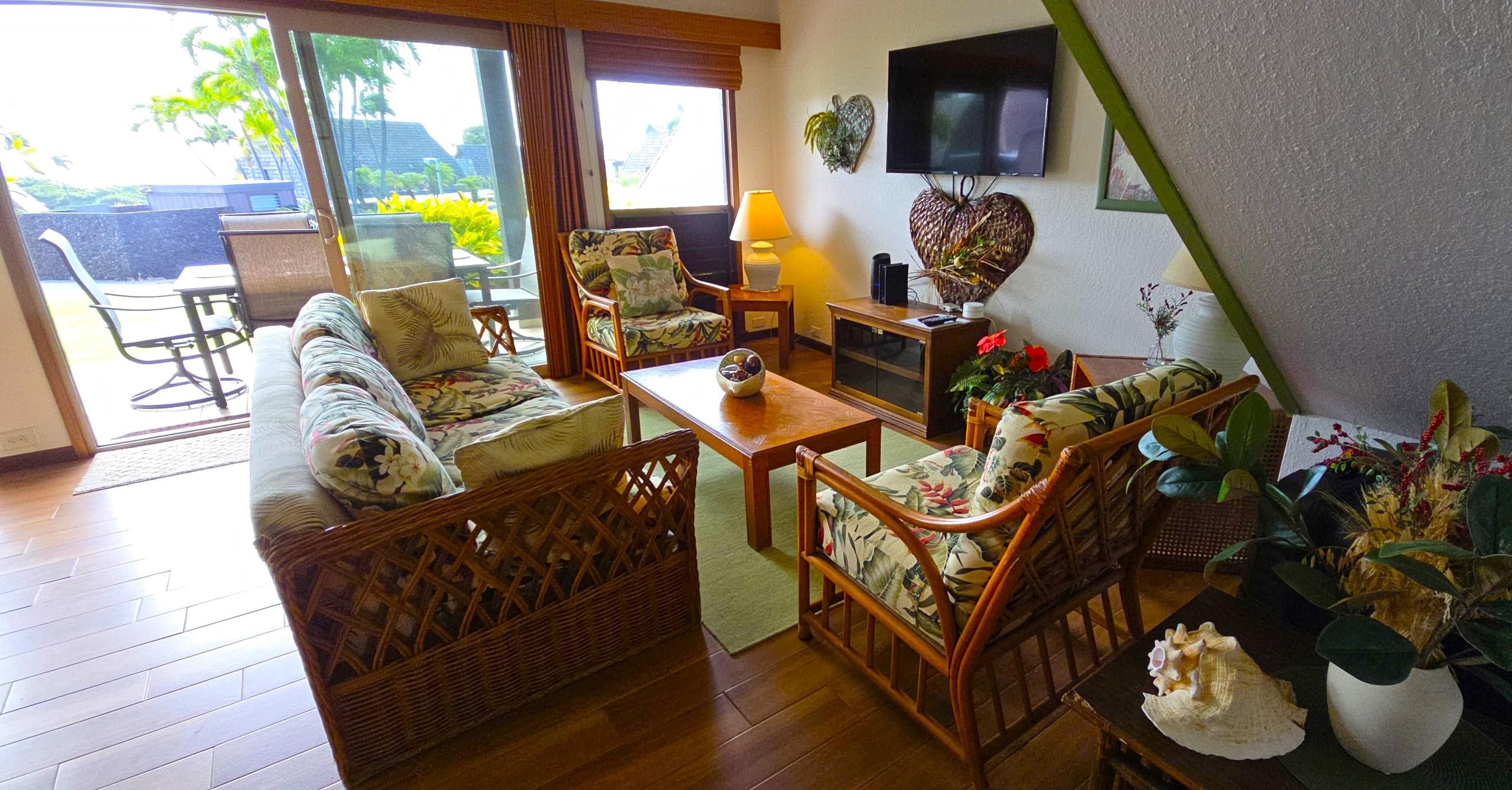 Condo in Naalehu · ★4.85 · 2 bedrooms · 3 beds · 2 shared baths - Image 2