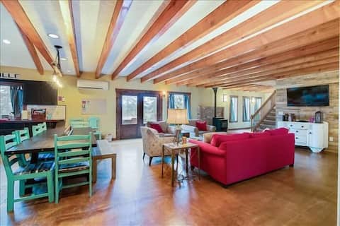 Cozy Farm Stay | Mins to Downtown Mac | Petey the