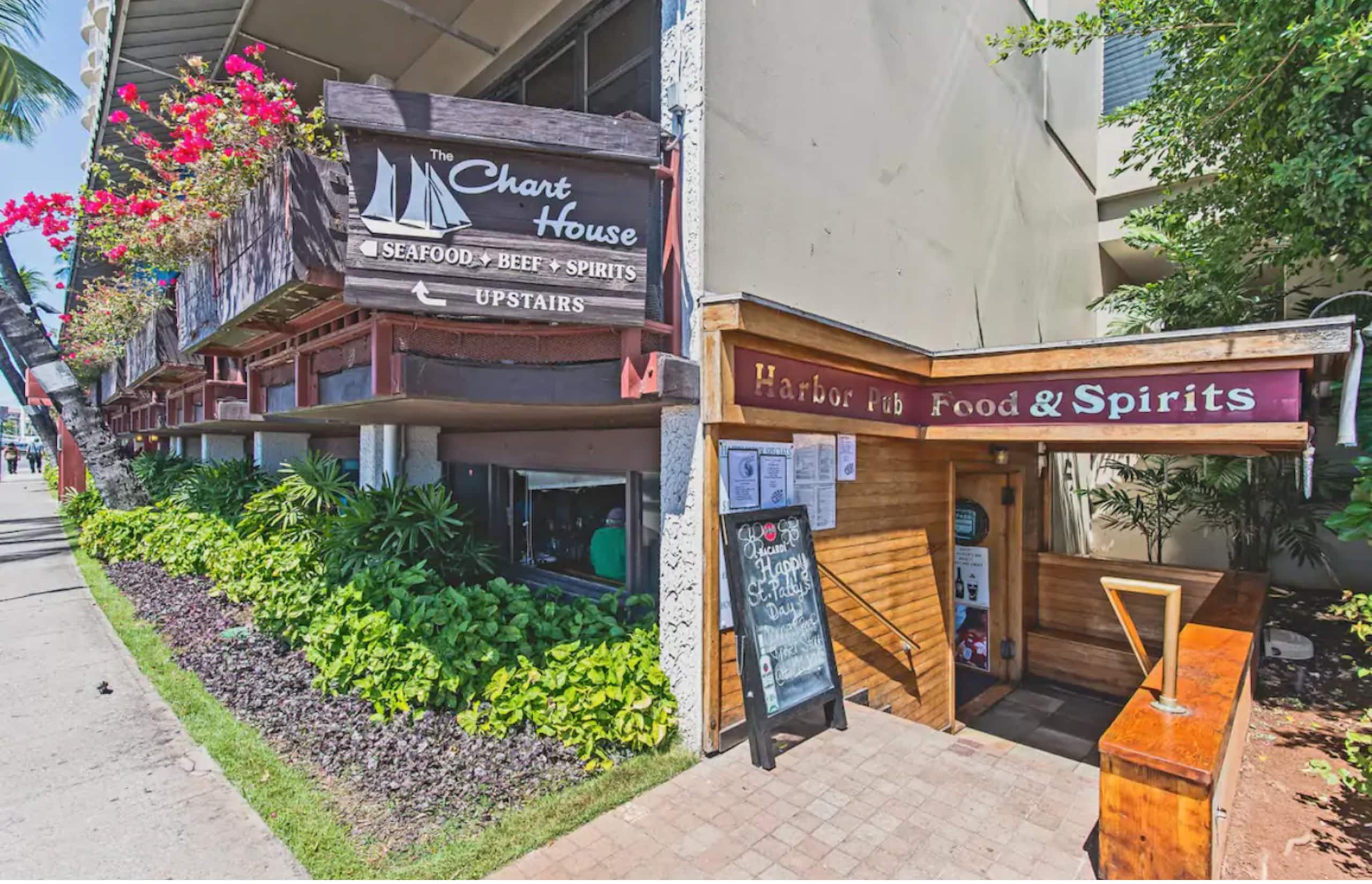 Condo in Honolulu · ★4.79 · Studio · 1 bed · 1 private bath - Image 22