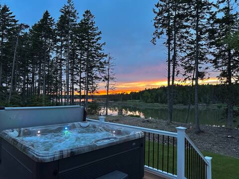 New Waterfront Home Close to Acadia with Hot Tub.