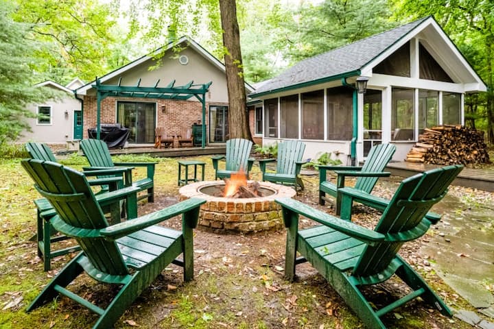 (Three Night Summer Min!) Harbert Home With Hot - New Buffalo, MI