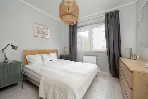 Top Airbnb: Promenades Green | Stylish Apartment | Parking in Kleczków