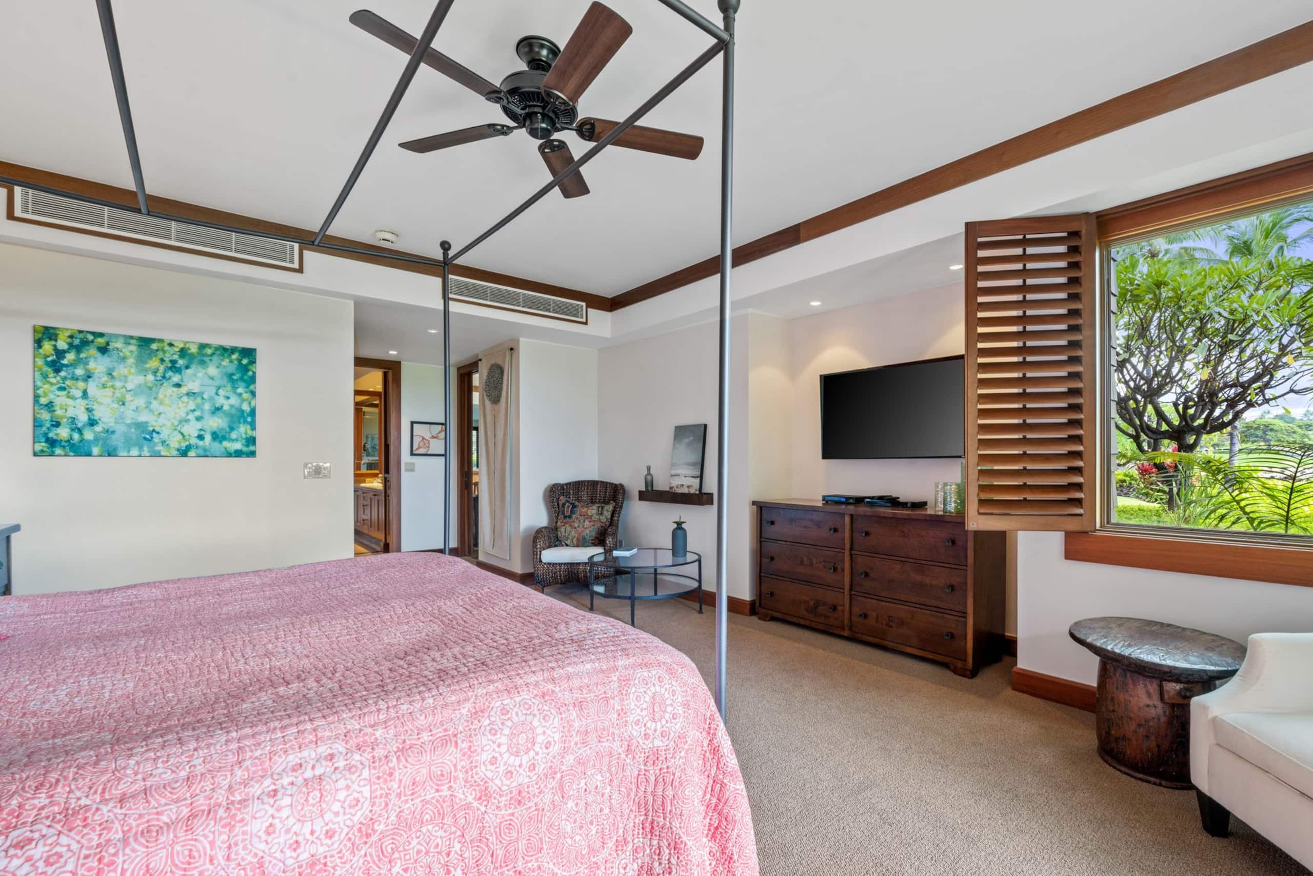 Condo in Kailua-Kona · ★4.83 · 3 bedrooms · 4 beds · 3.5 baths - Image 25