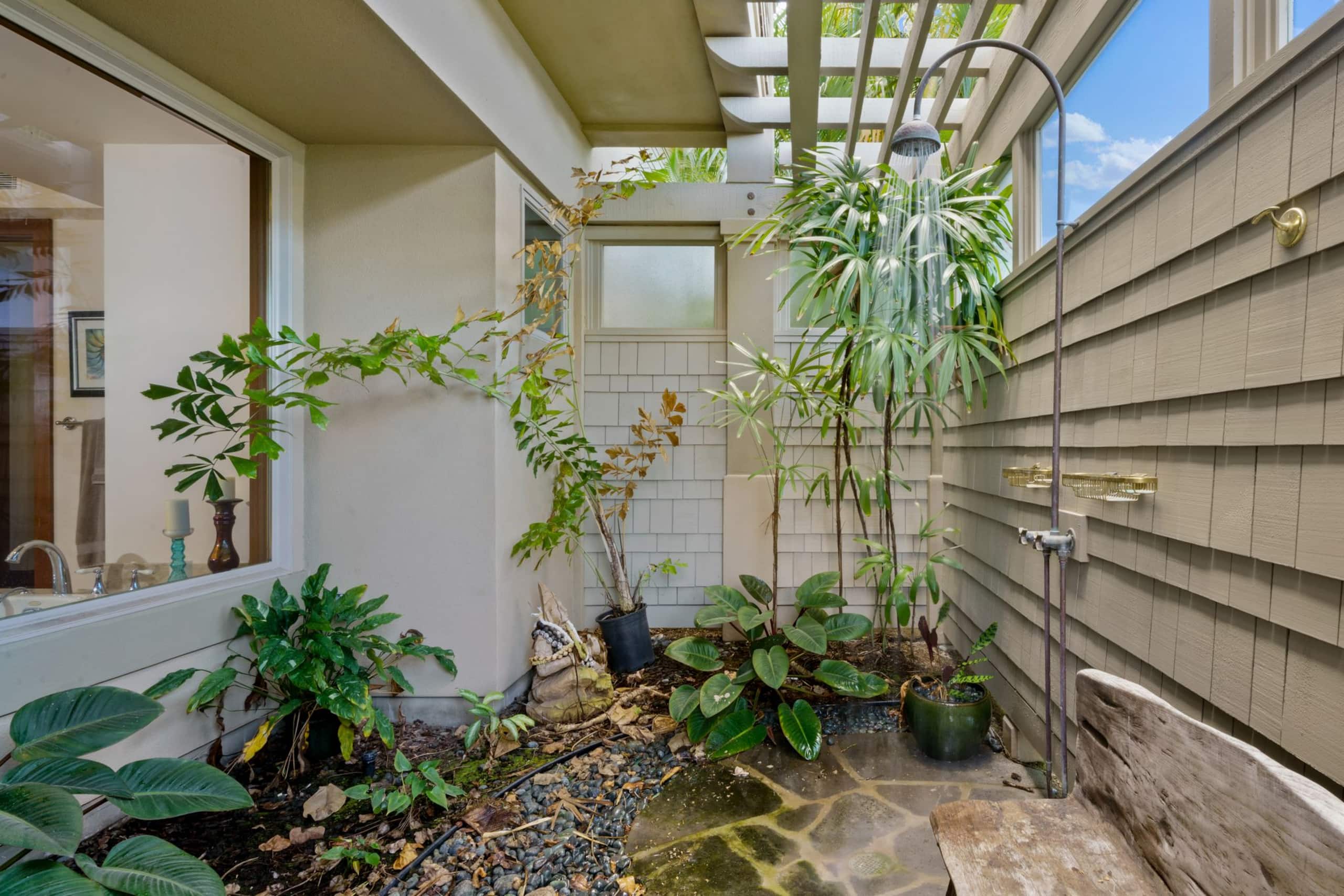 Condo in Kailua-Kona · ★4.83 · 3 bedrooms · 4 beds · 3.5 baths - Image 32